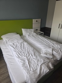 Betten waren bequem und schön hergerichtet nur nochmal alles hingelegt für Foto nachträglich hingelegt.