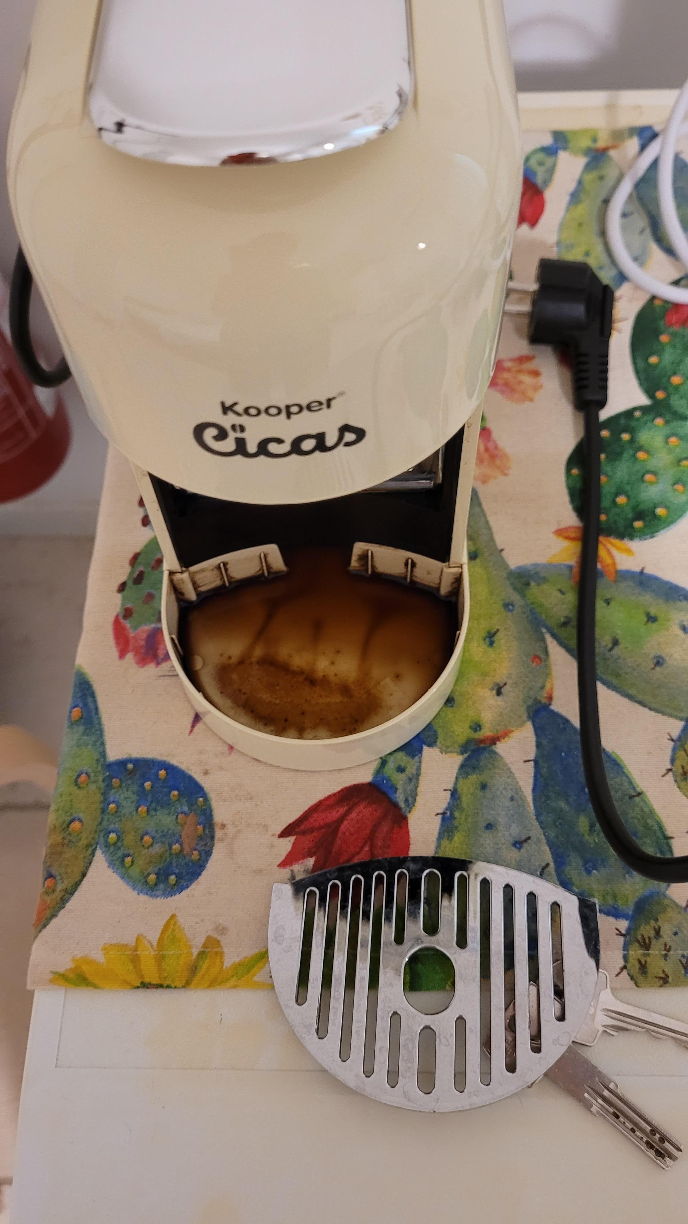 Broken and uncleaned espresso machine