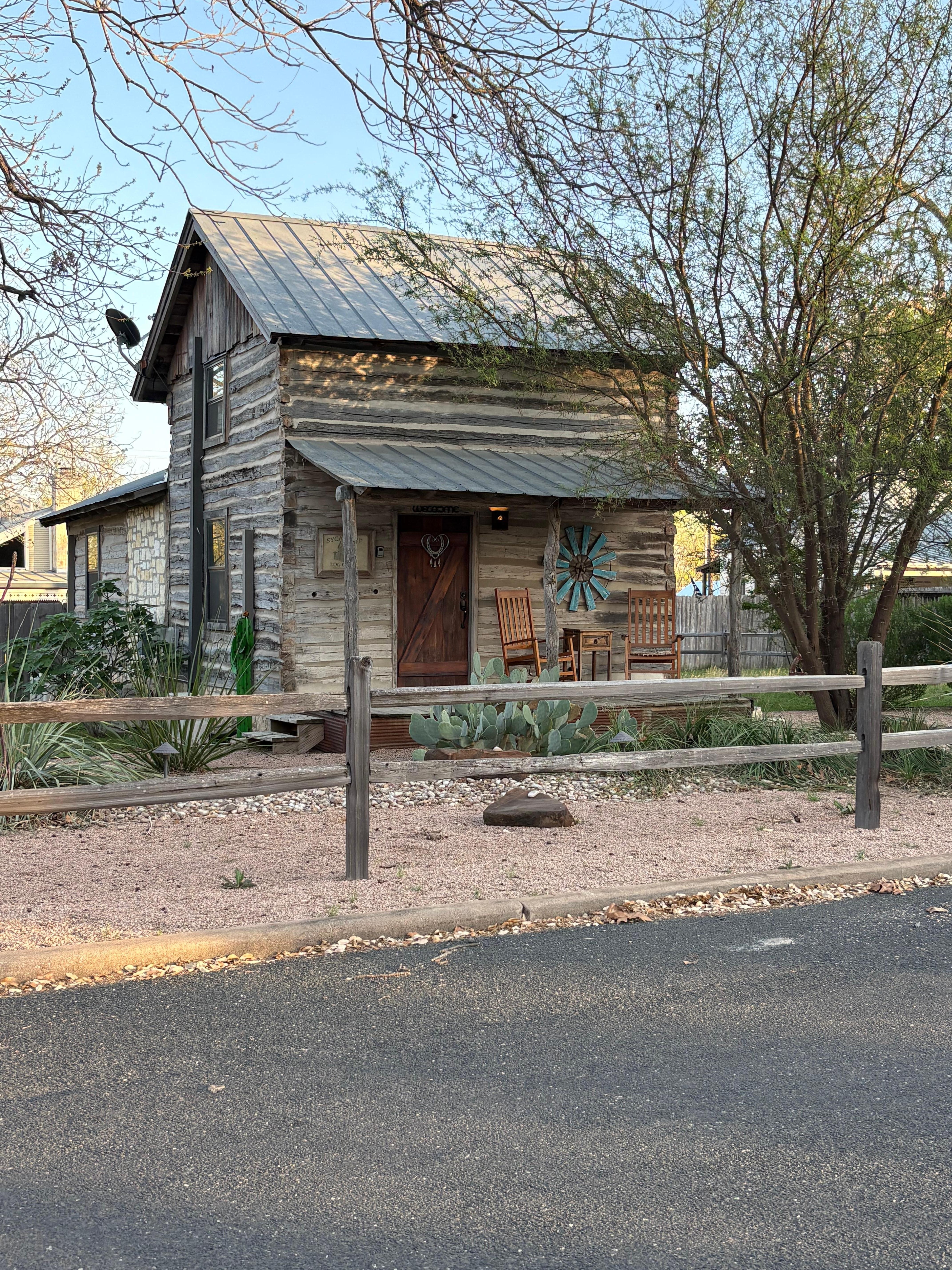Sycamoe Log Cabin