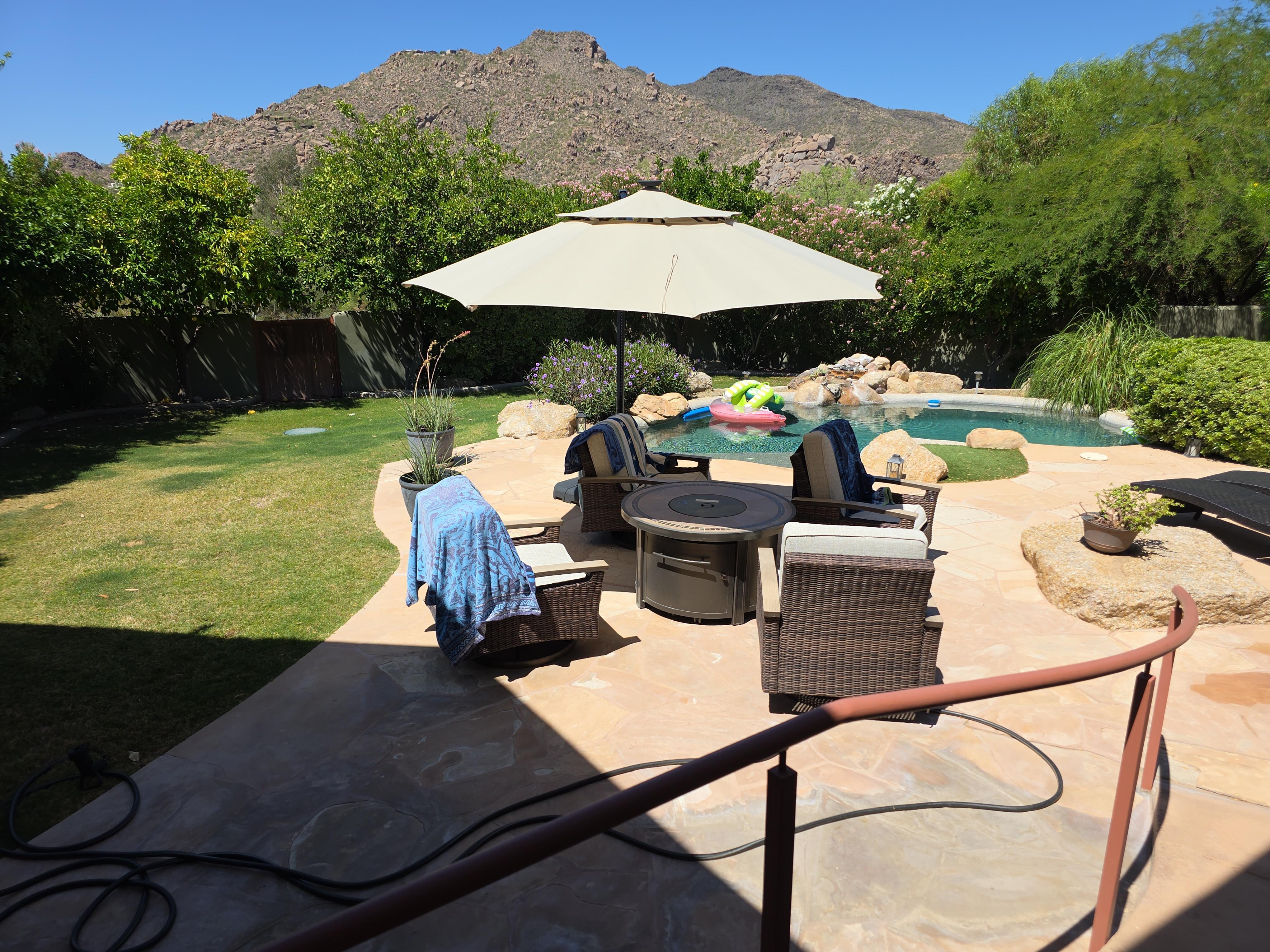 Relaxing pool