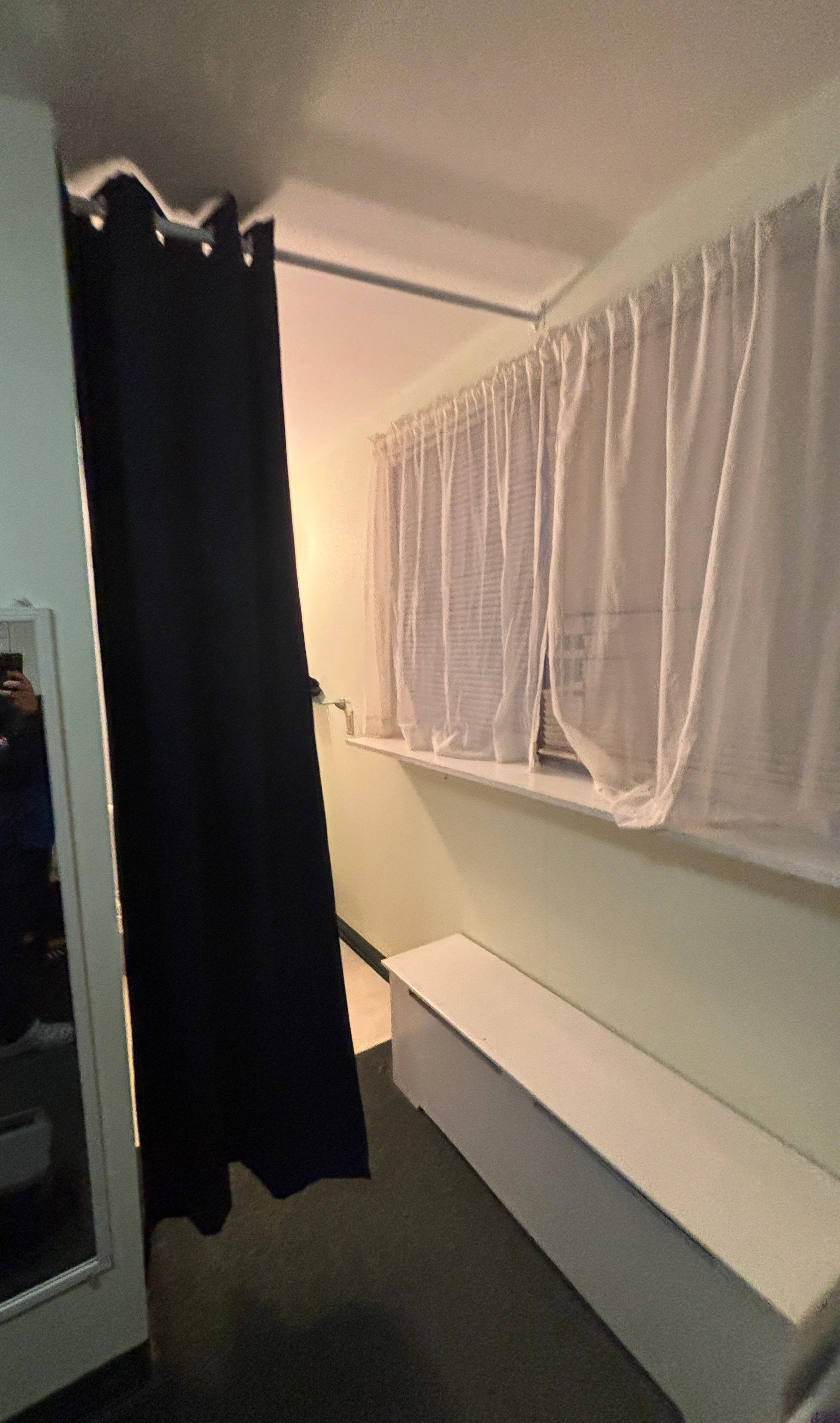 Curtain to washroom