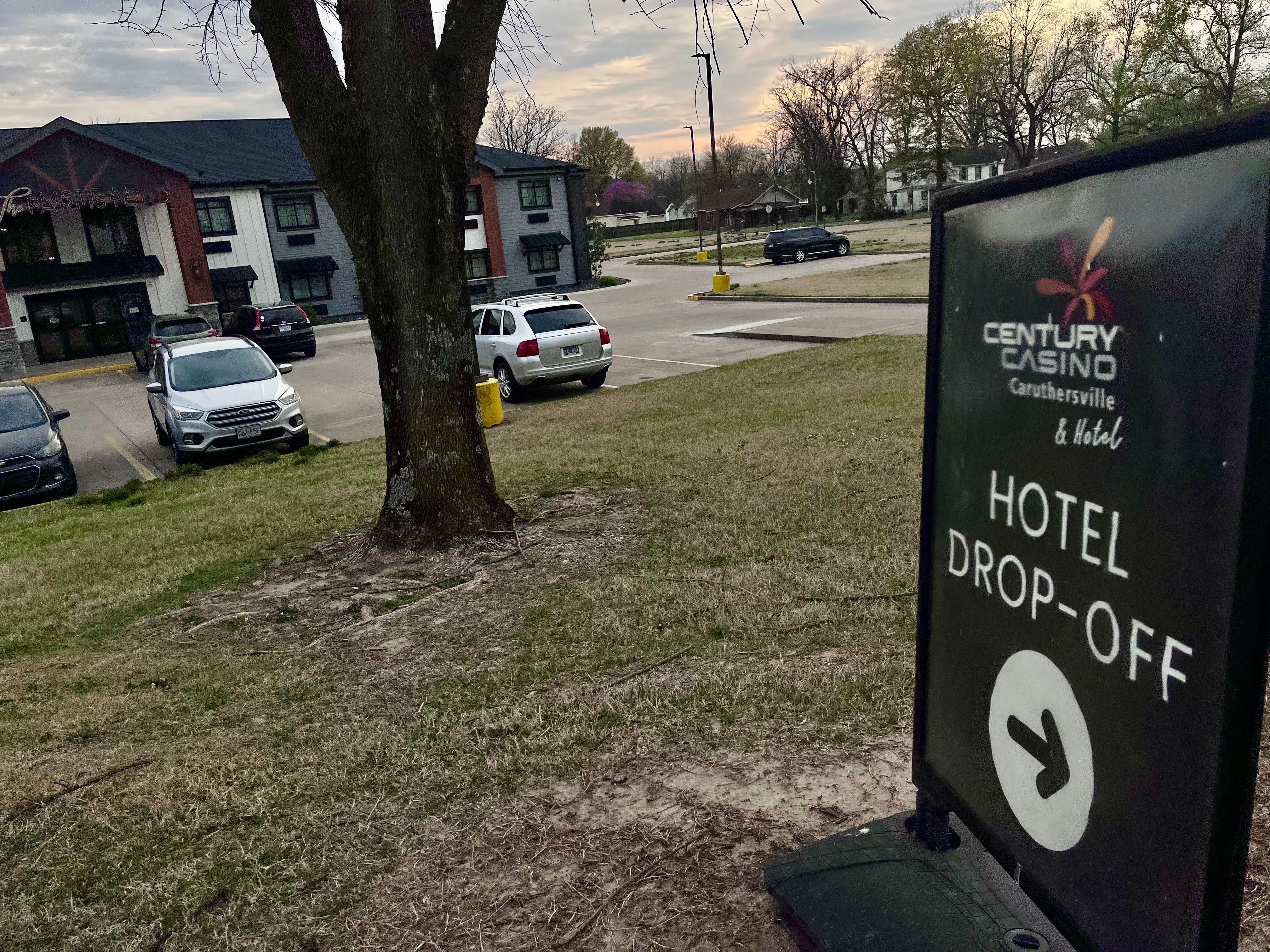 Arrow points wrong direction from the hotel.