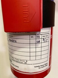 Extintor sin pasar la revisión obligatoria