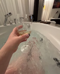 Jacuzzi in the King Suite