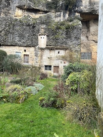 Fabolous garden in the backyard.