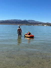 Beach access for swimming or water sports (rafts, kayaks, paddleboard, etc)