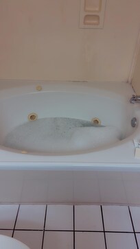 Jacuzzi tub
