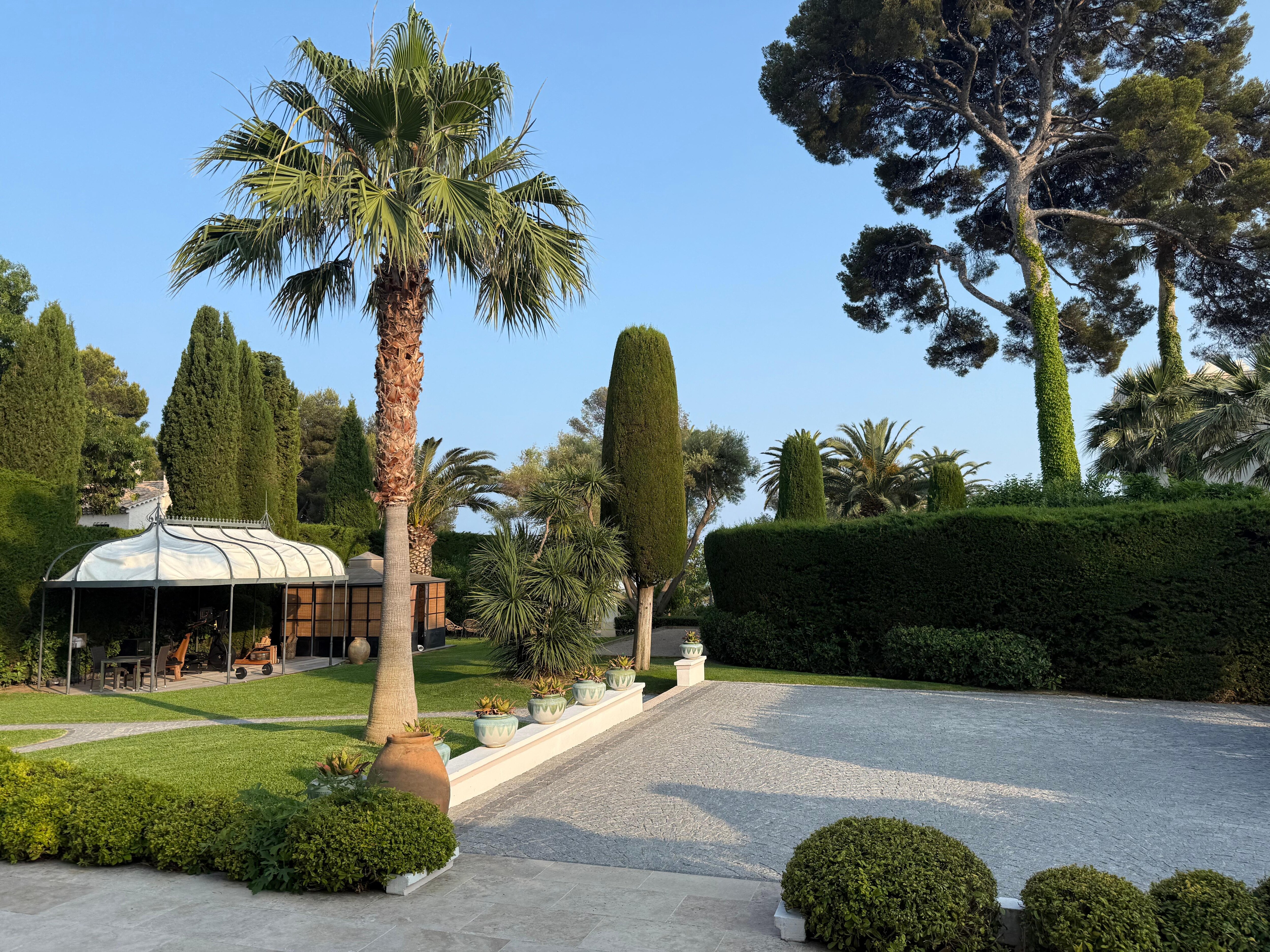 Grounds / Garden