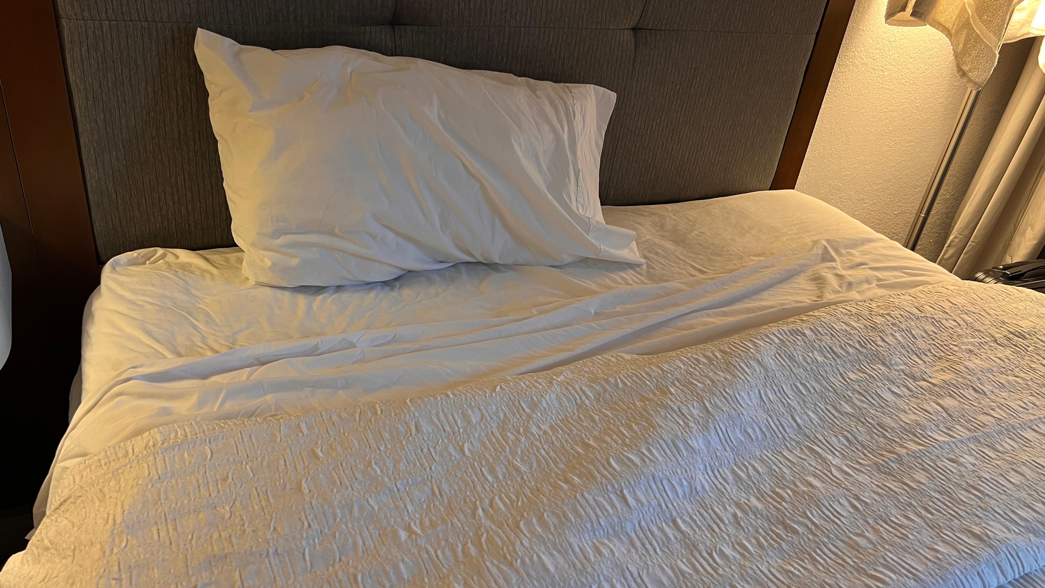 Cama “arrumada” por eles 