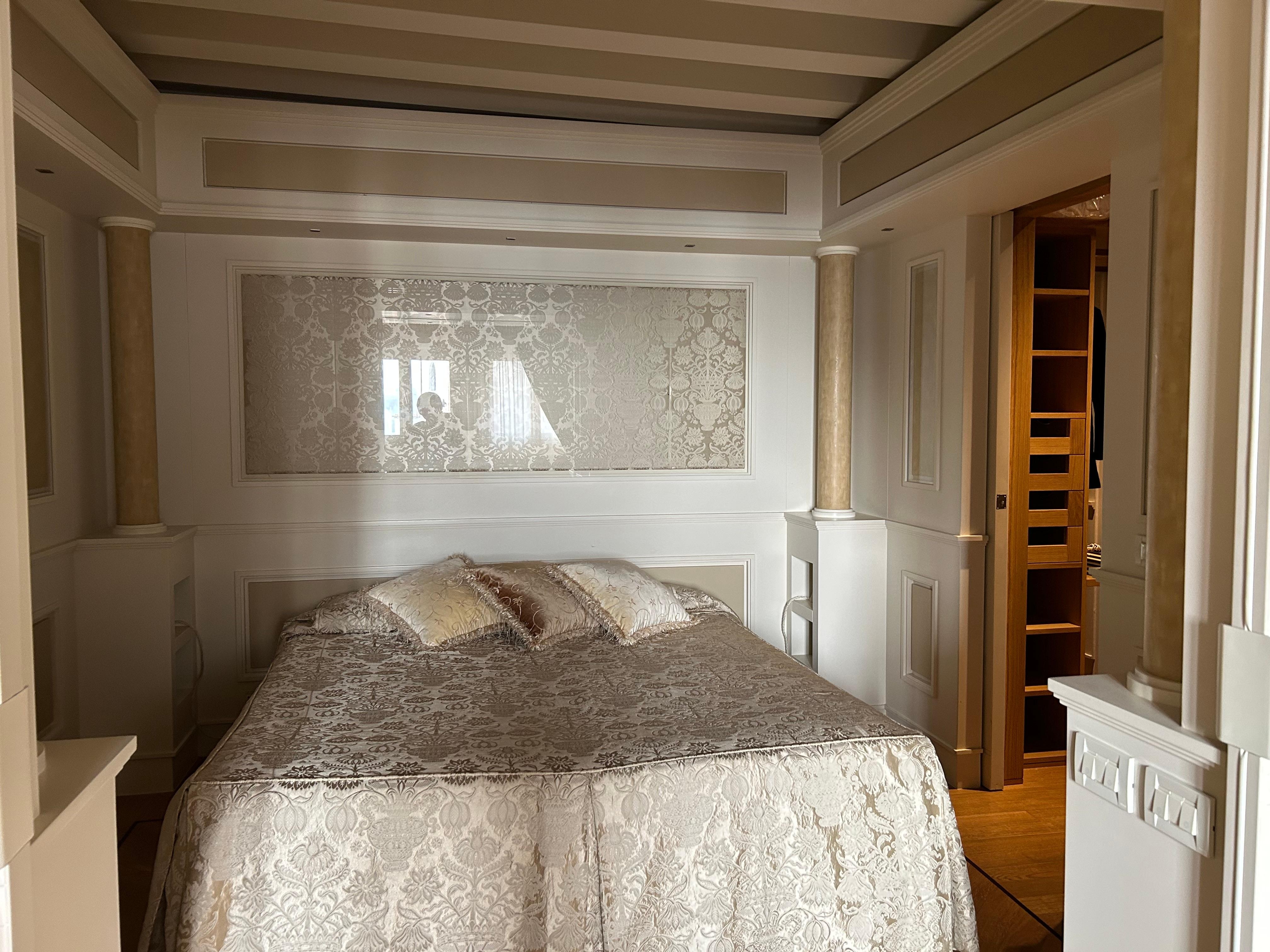 ウォークインクローゼット付きのお部屋です