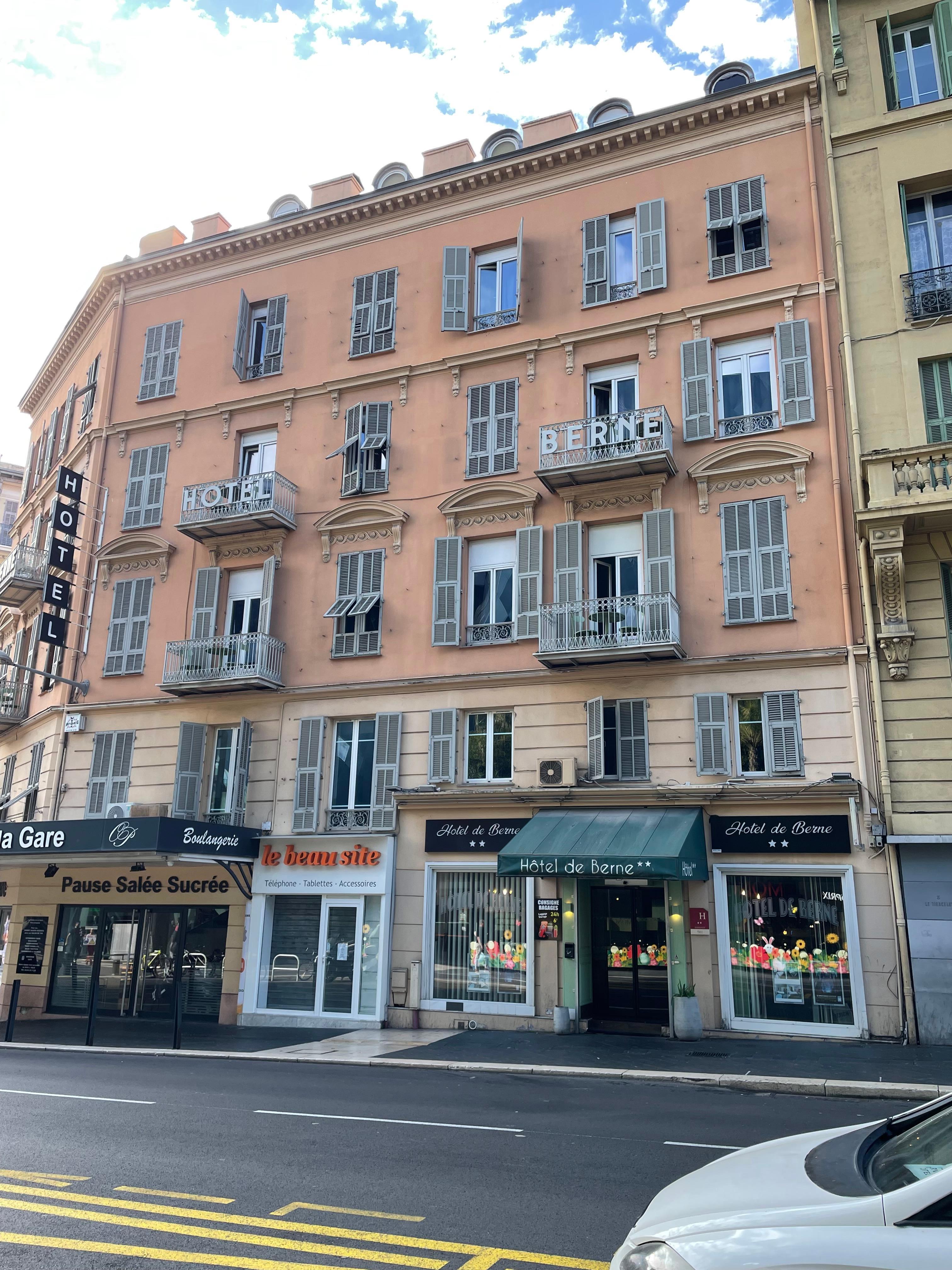Hôtel Berne de face