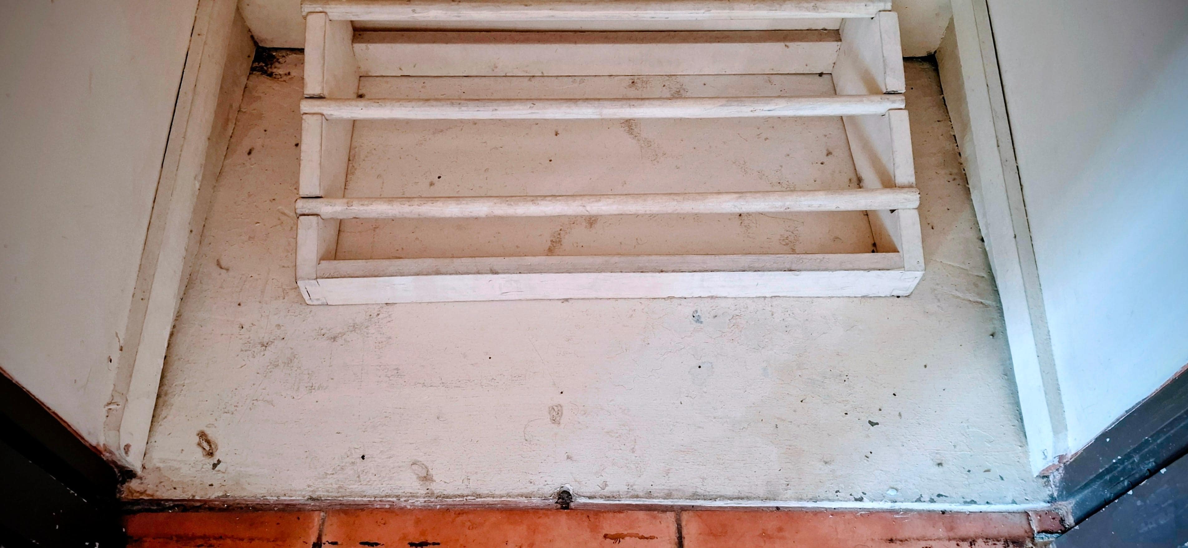 Dreckiger Kleiderschrank