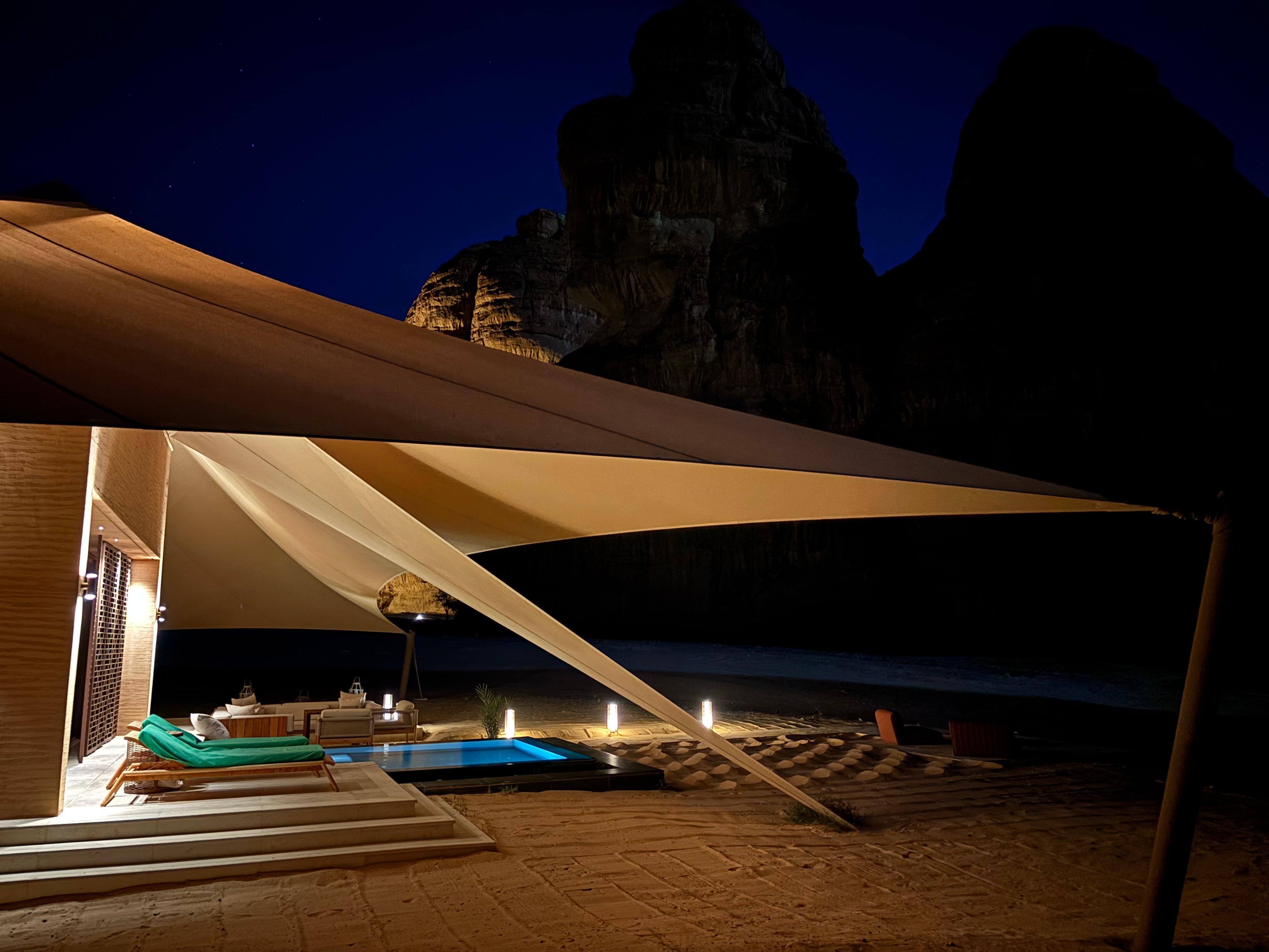 夜も寝るのがもったいないです。