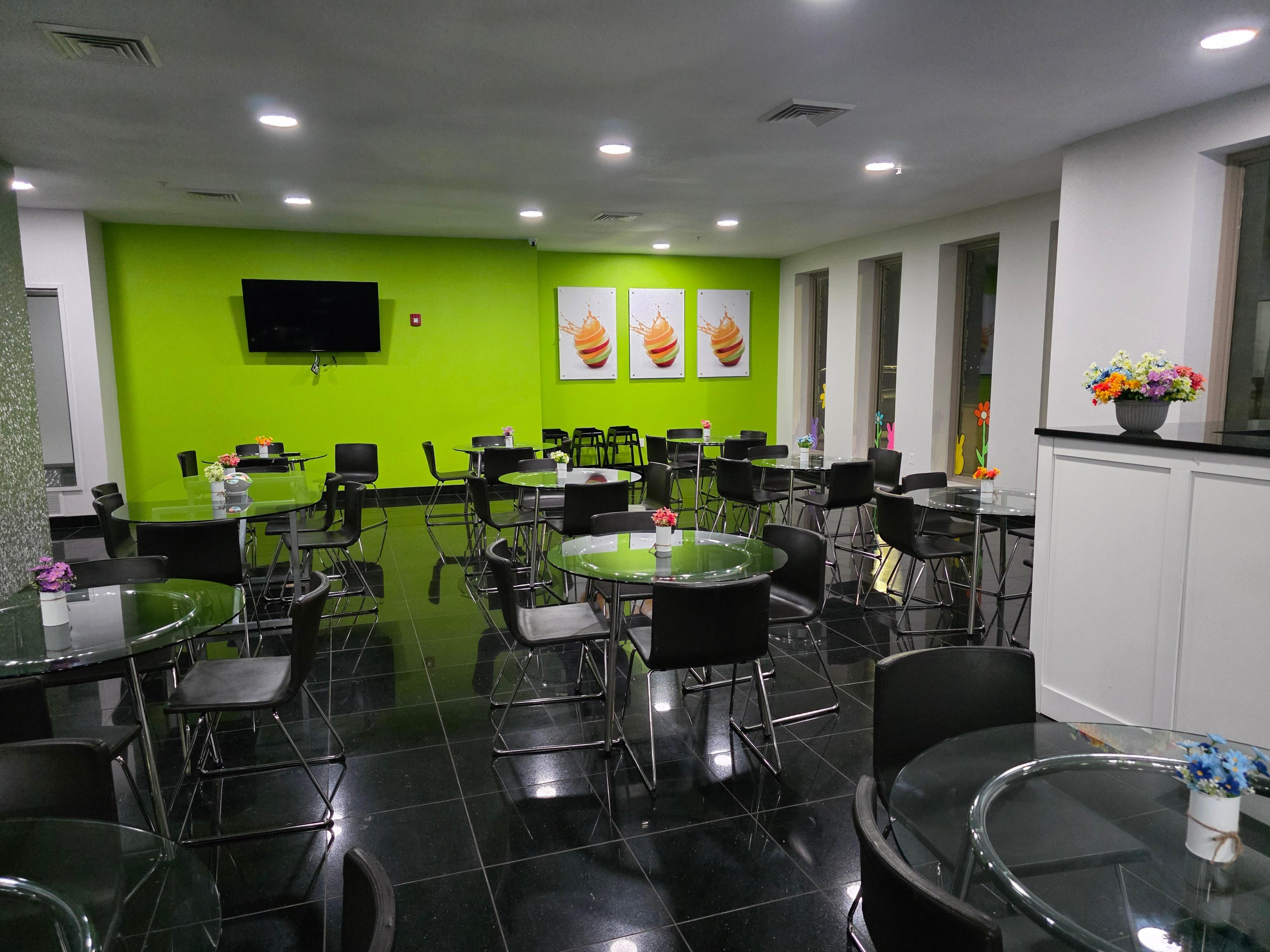 Breakfast included hot food, a variety of items and excellent coffee. 