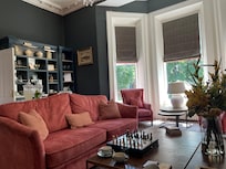 The drawing room was a wonderful place to relax and get to know other guests. Plus: unlimited coffee and tea!