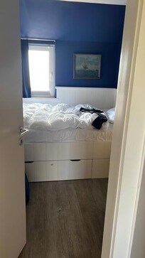 zweites Schlafzimmer, sehr klein, aber es ist alles vorhanden