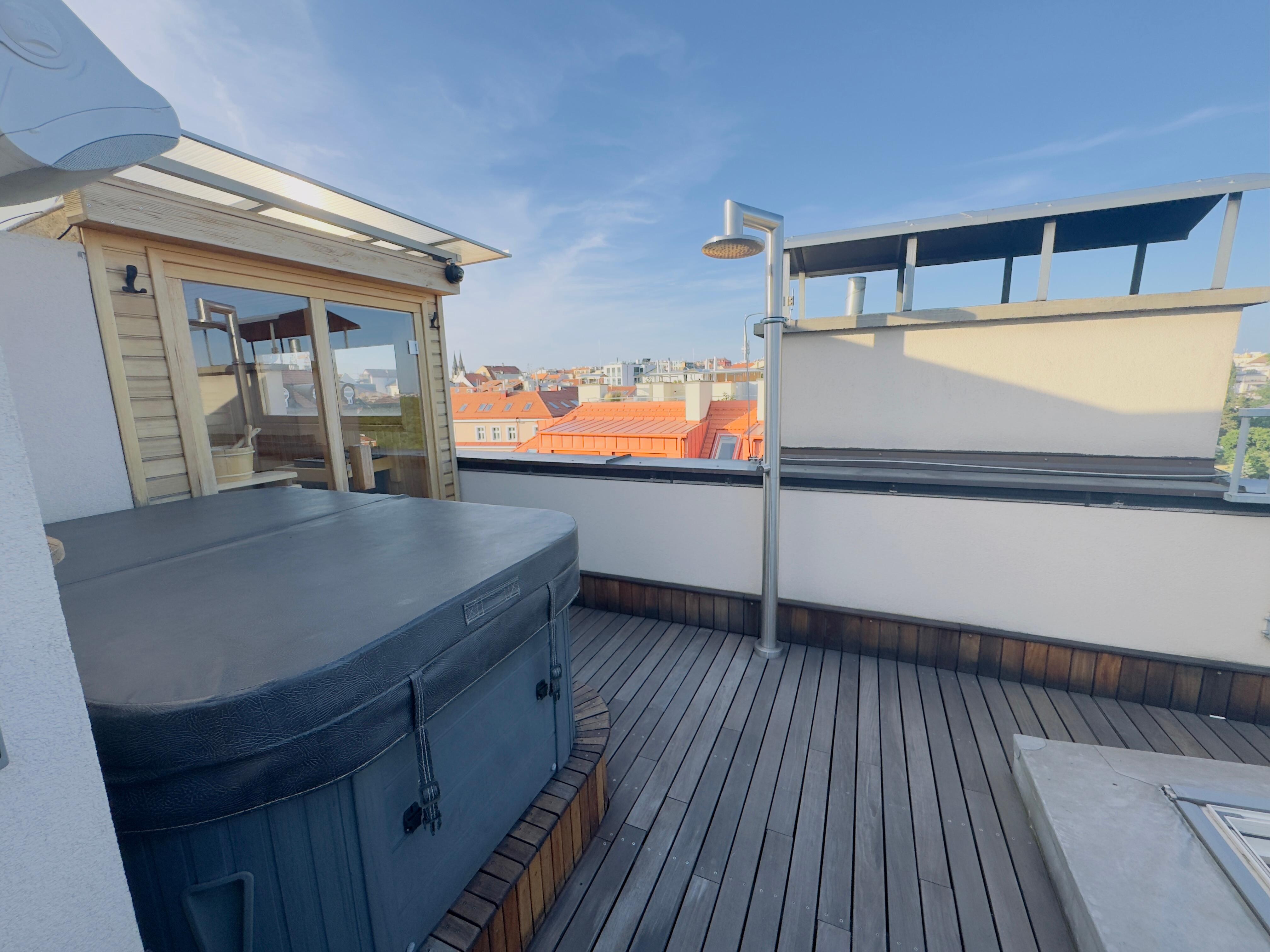 Hot tub area 