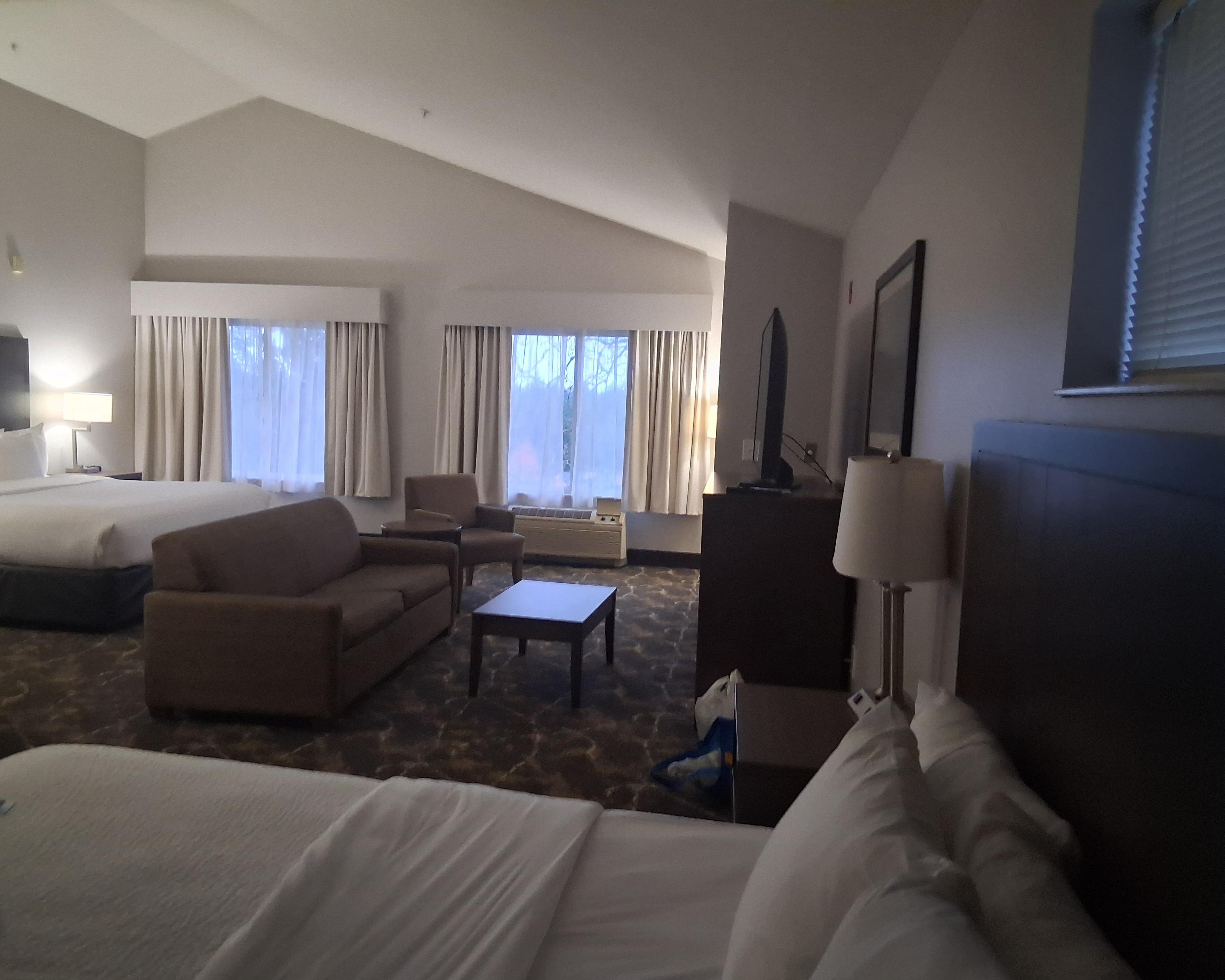 2 king bed/ fireplace suite