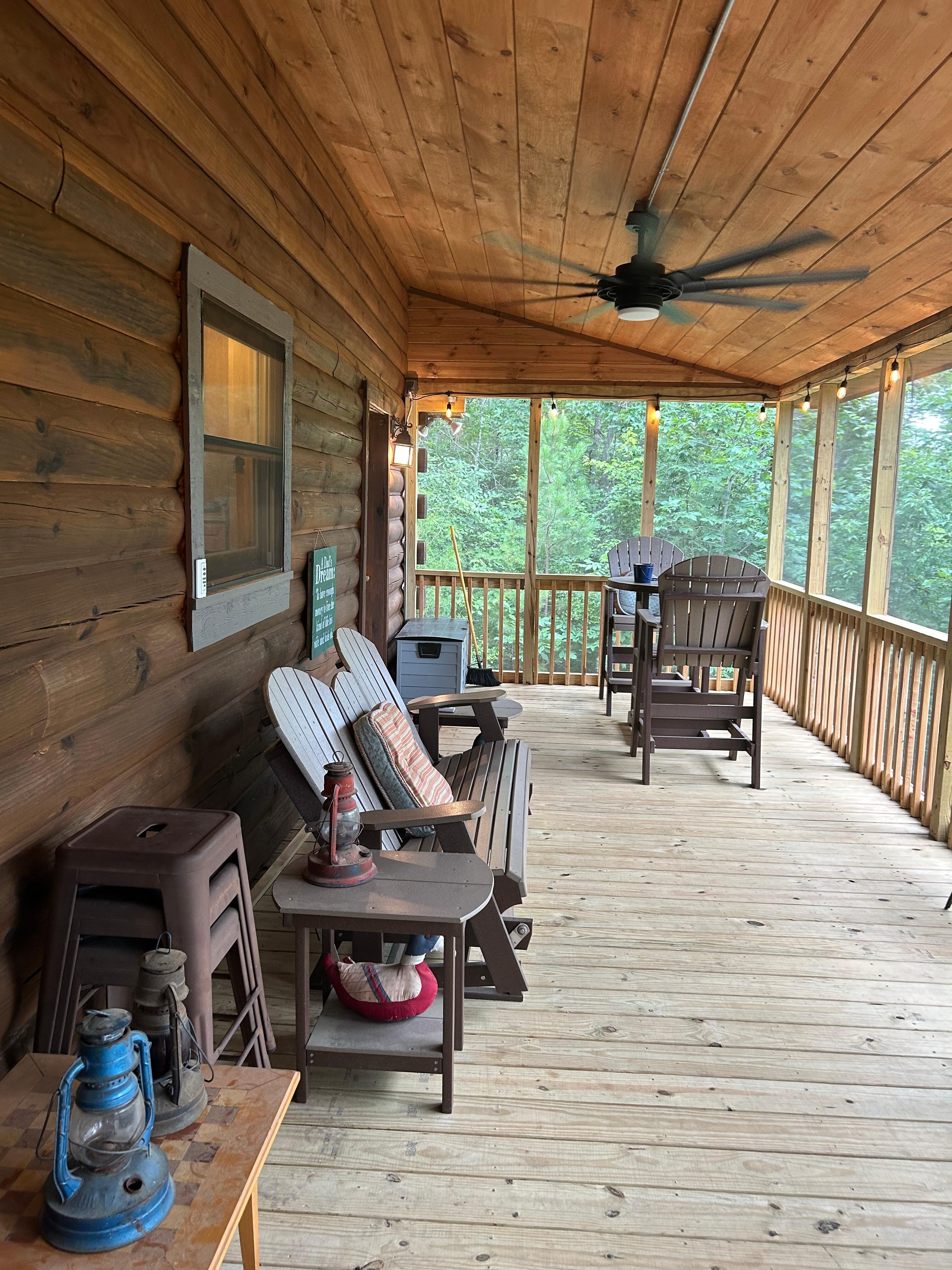 Love the screened in back porch with hot tub,so relaxing!!