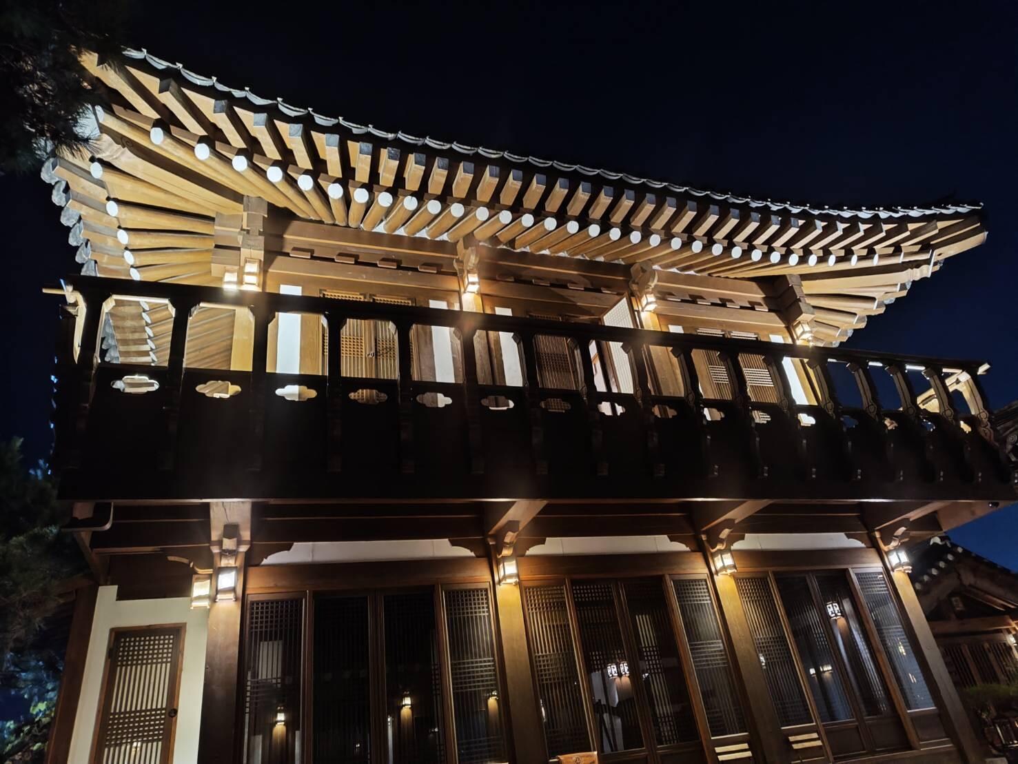 中庭からの韓屋