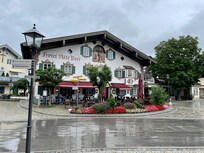 MĂȘme sous la pluie câest charmant.