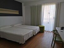 Big and clean room with Airco