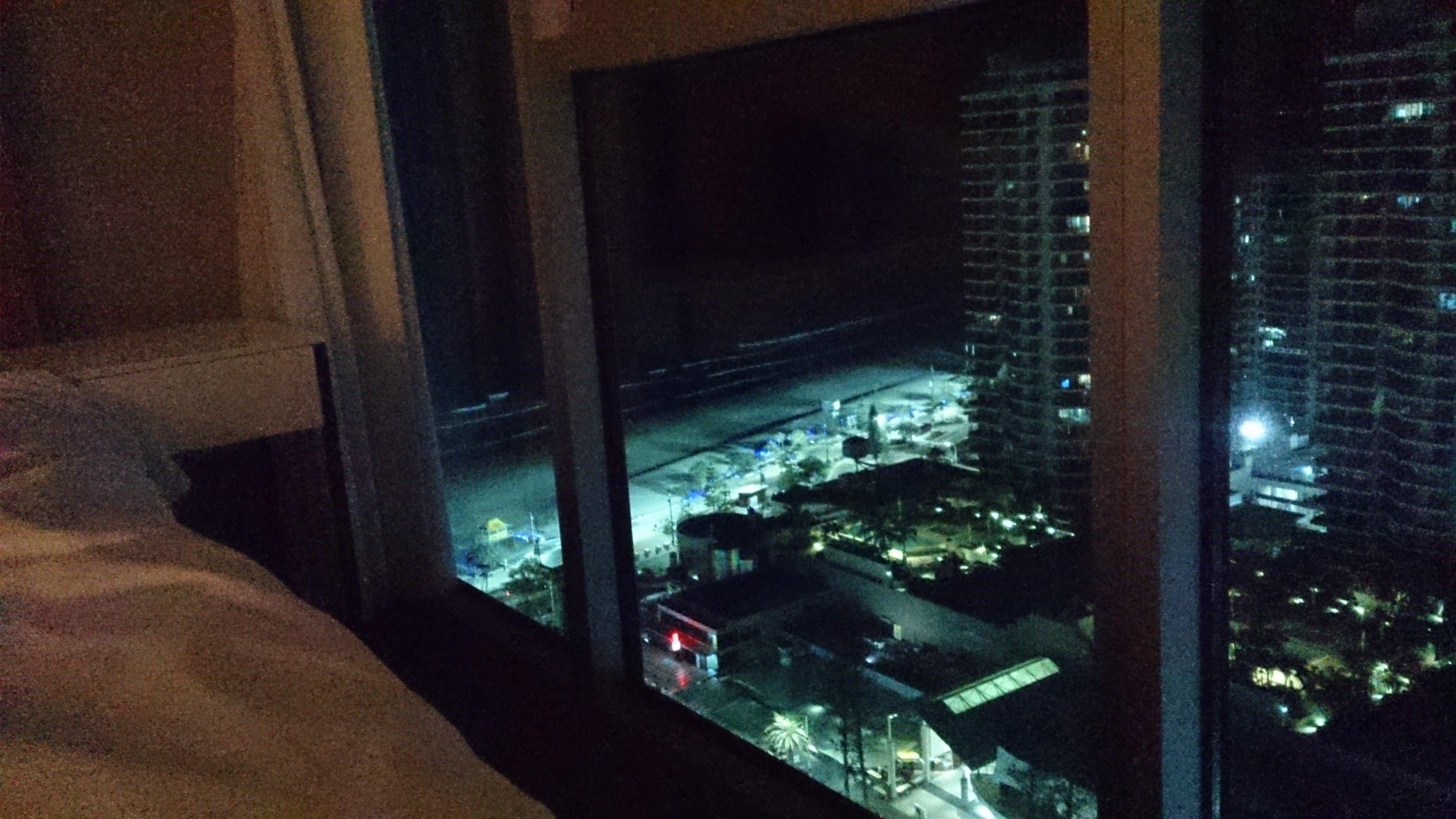 ベッドルームより