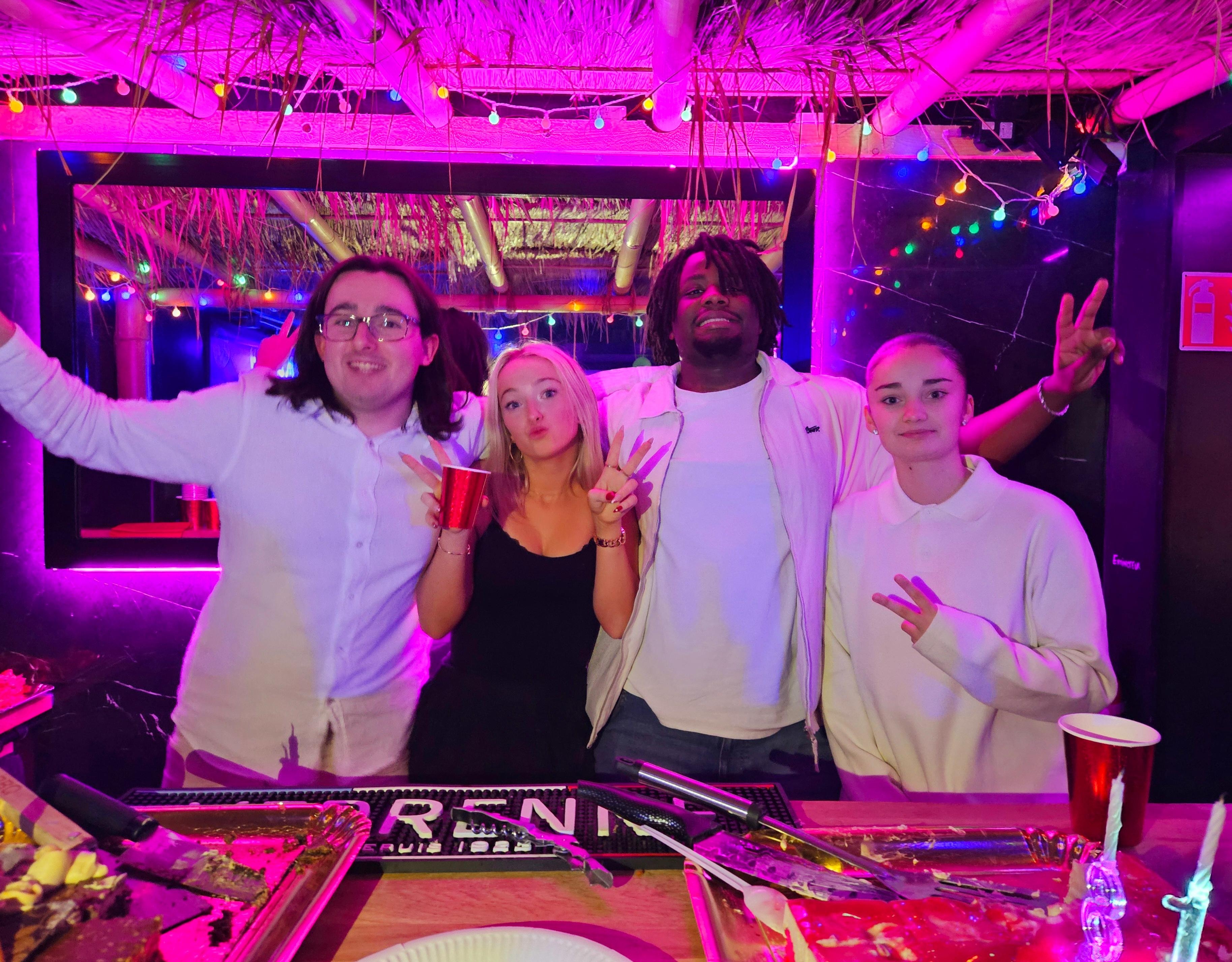 Une ambiance au bar...