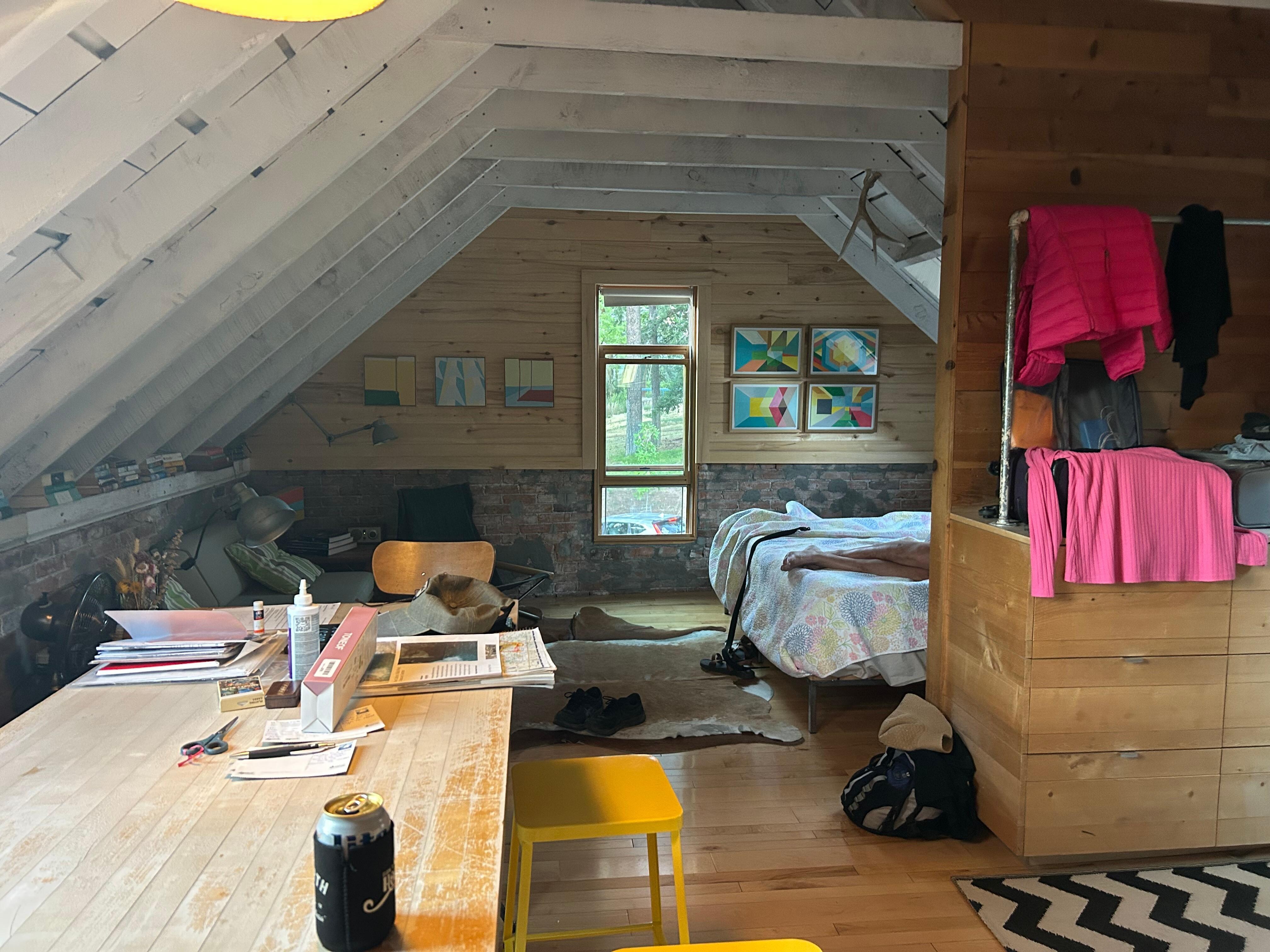 Living room/bedroom