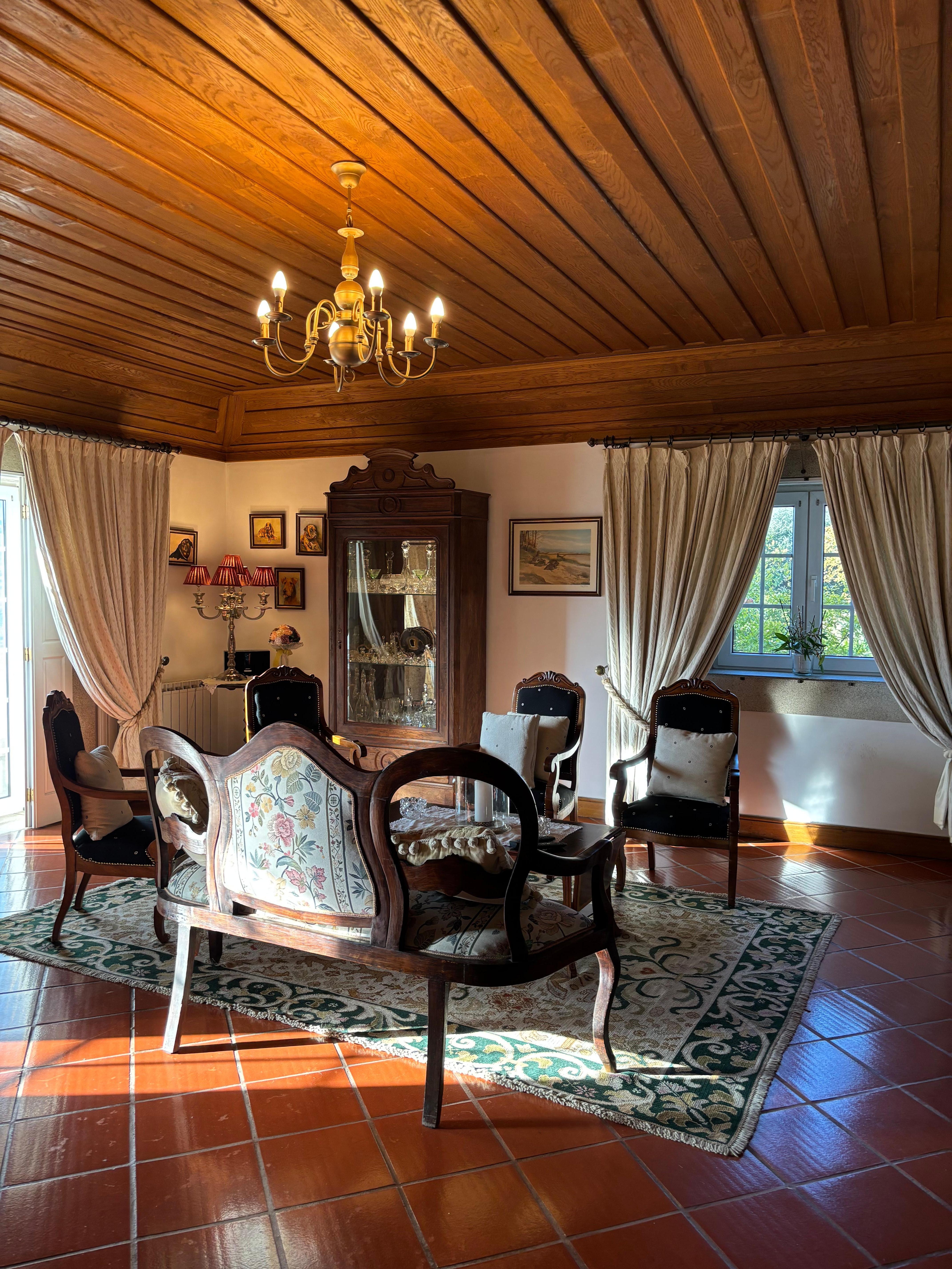 Common sitting / games room.  