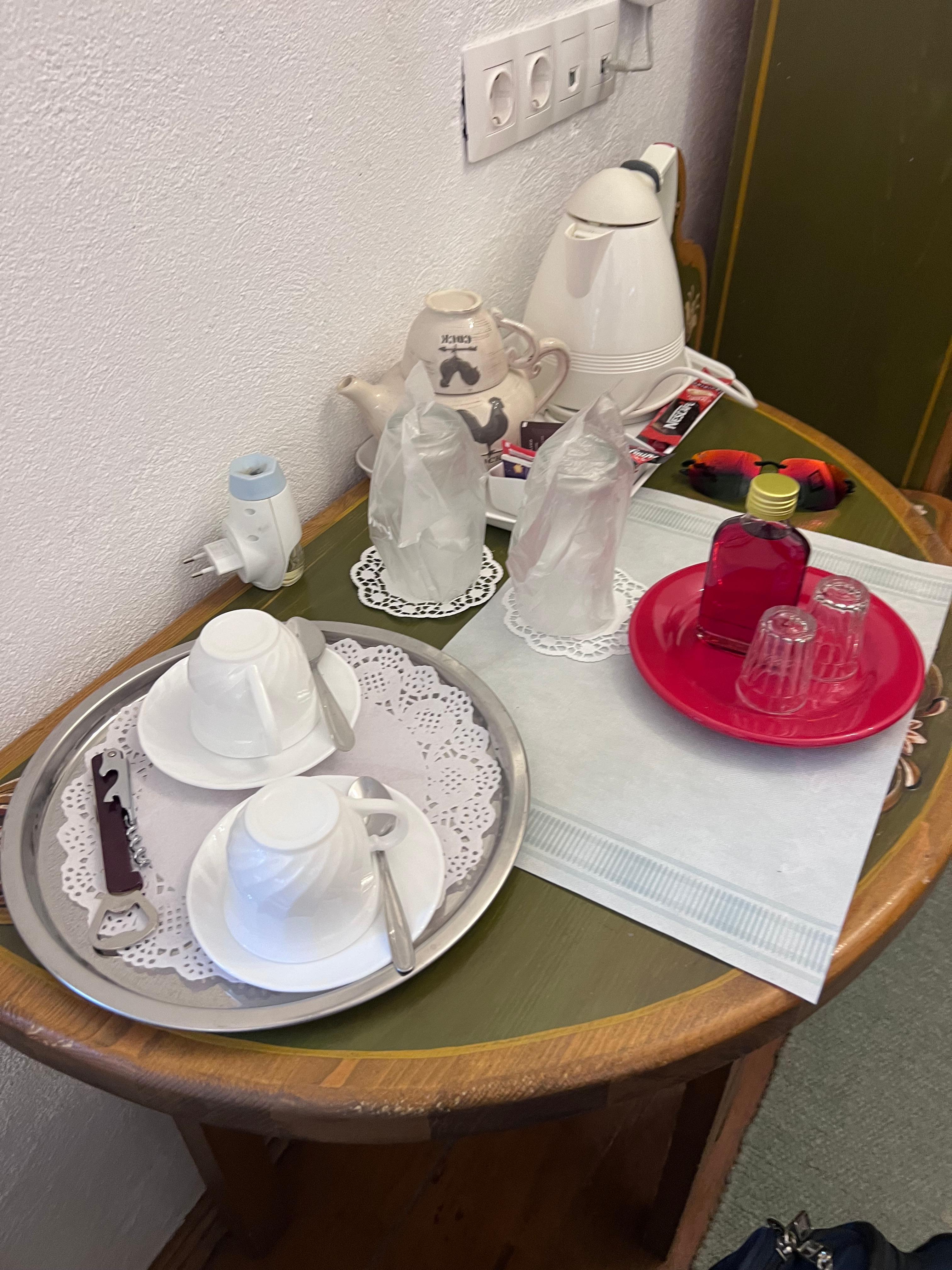 Tea/coffee in room