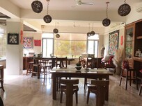 餐廳,晚上11:00以前也可以在此聊天