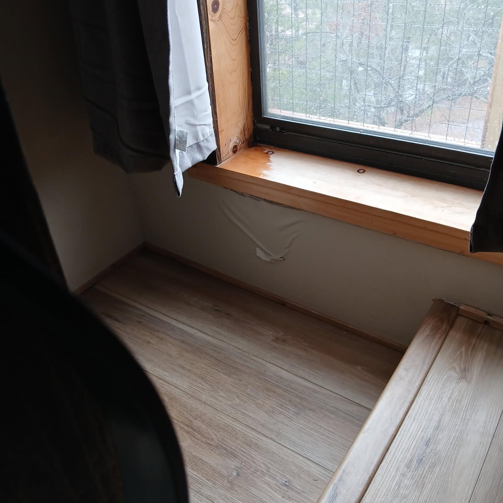 leaking window when it rained