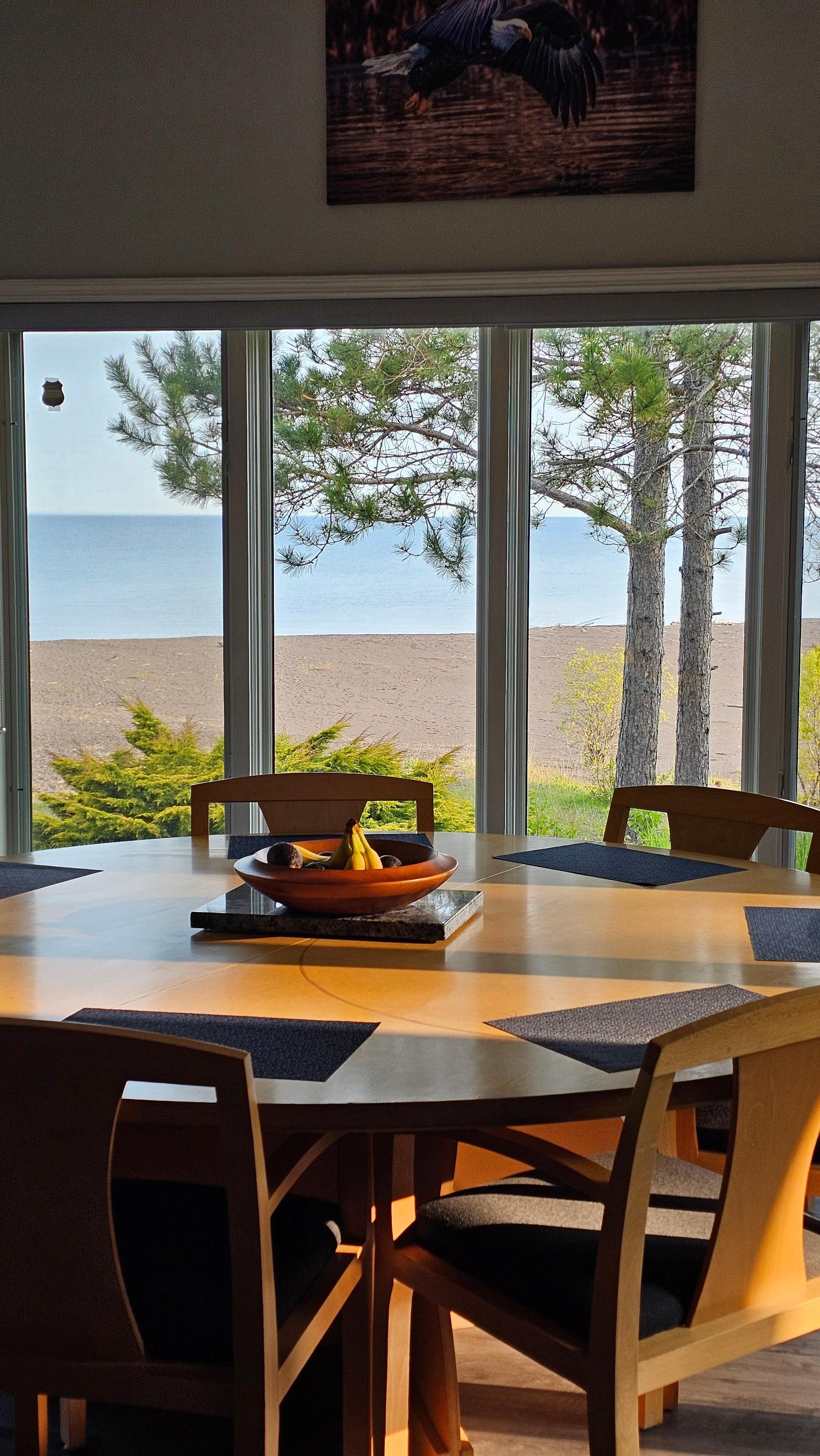 Kitchen Table with a wonderful view.