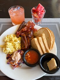 Breakfast option - English at La Heliconia