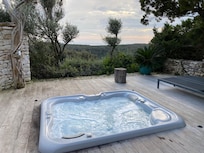 Jacuzzi