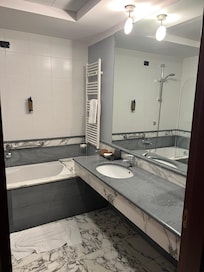 Bagno: piaciuti i prodotti per la persona.