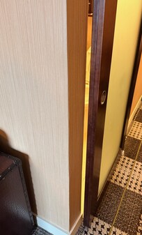 Privacy issue-- bathroom door didn't close correctly.