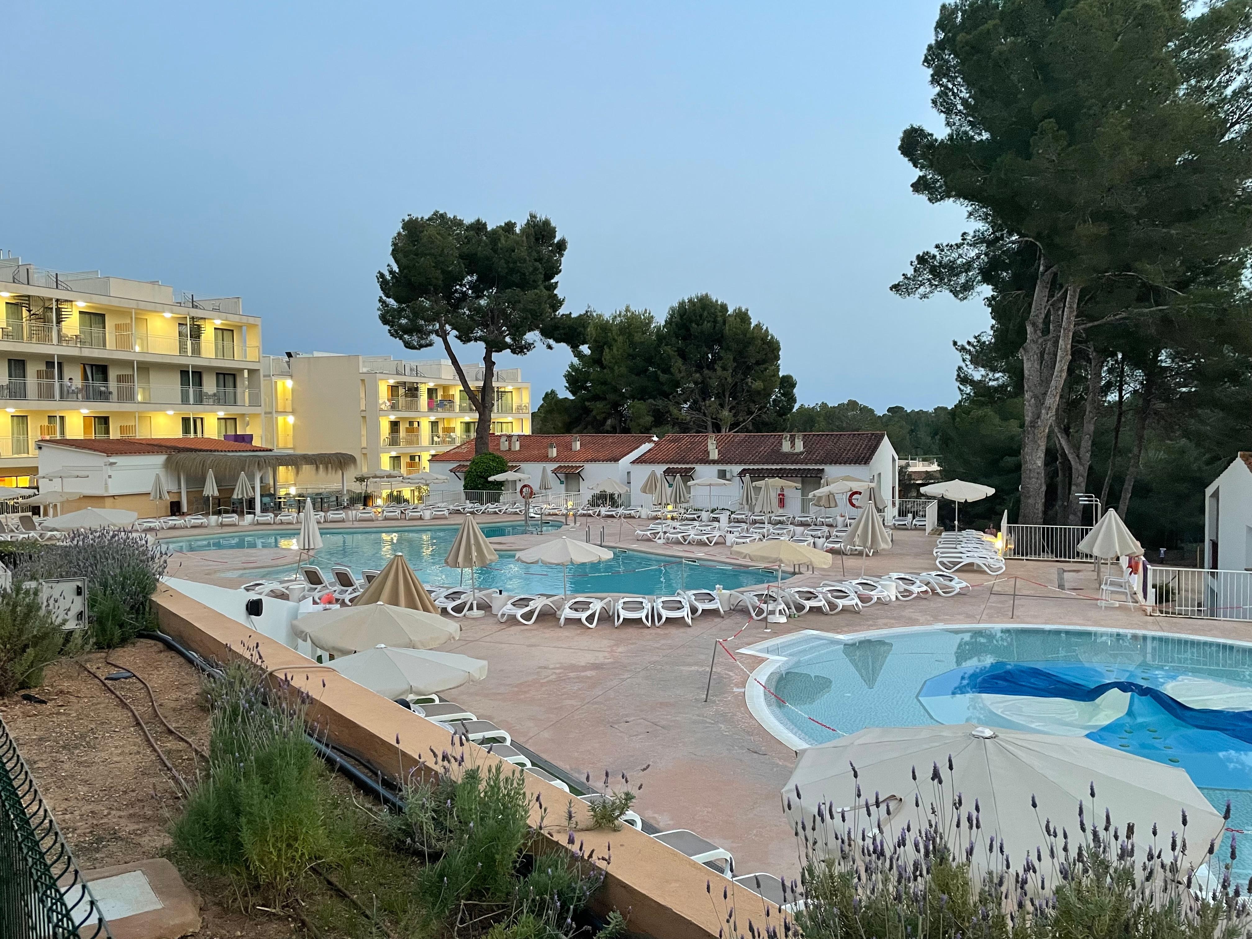 Piscine coté magnus