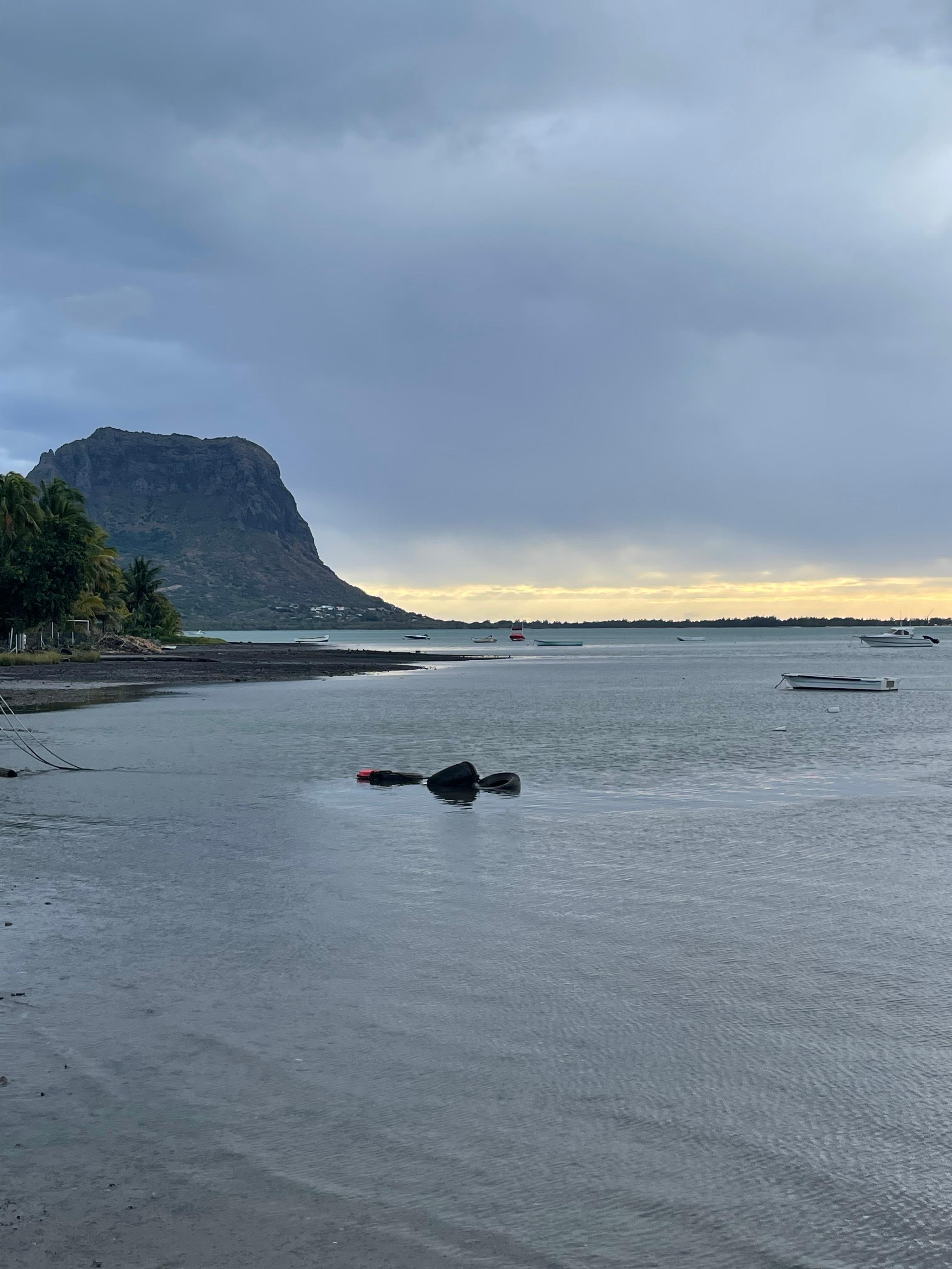 Wasser 250m ca entfernt (kein Strand)