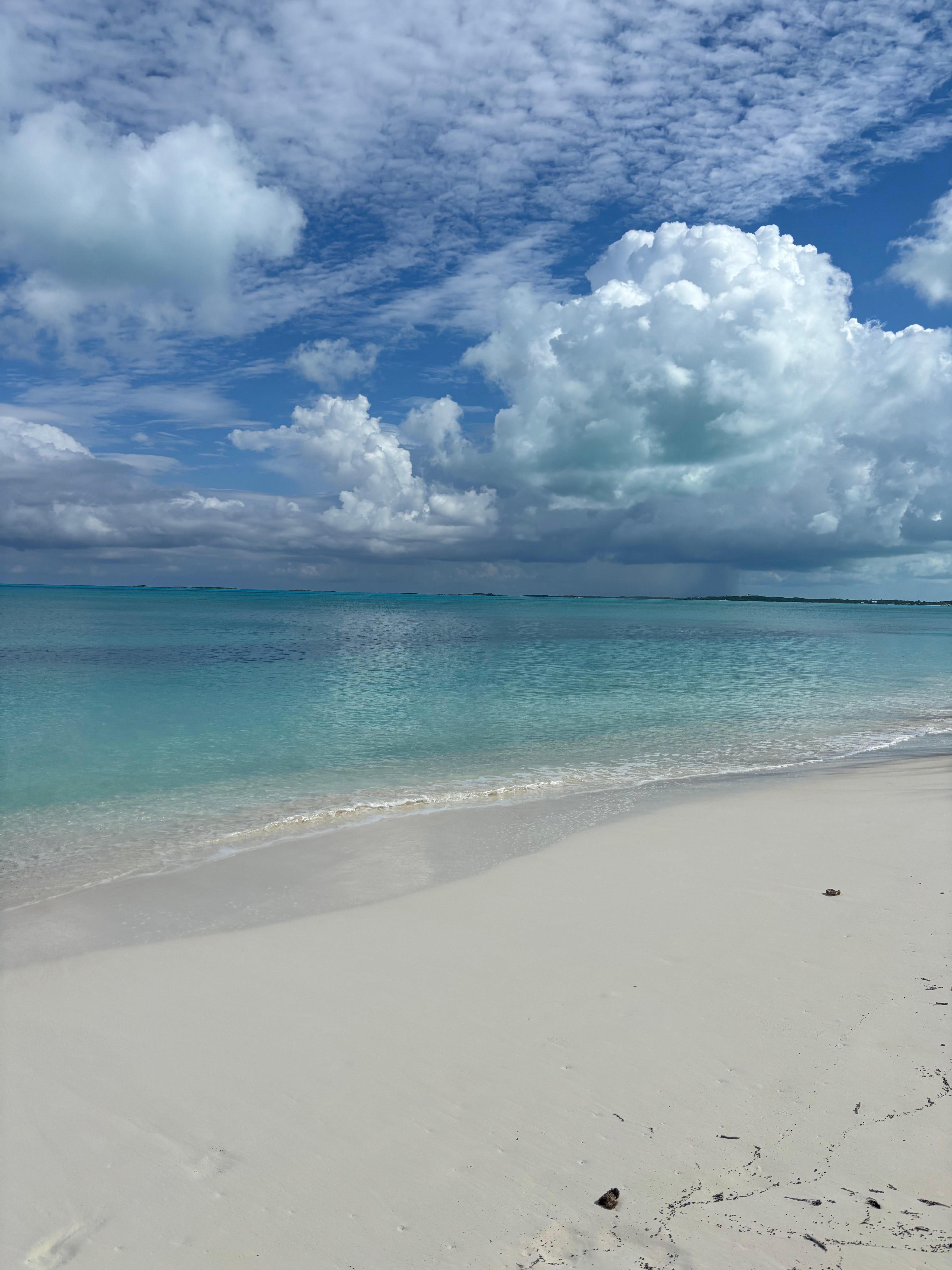 Home directly on this beautiful beach