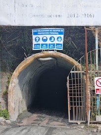 Larimar-Mine Haupteingang