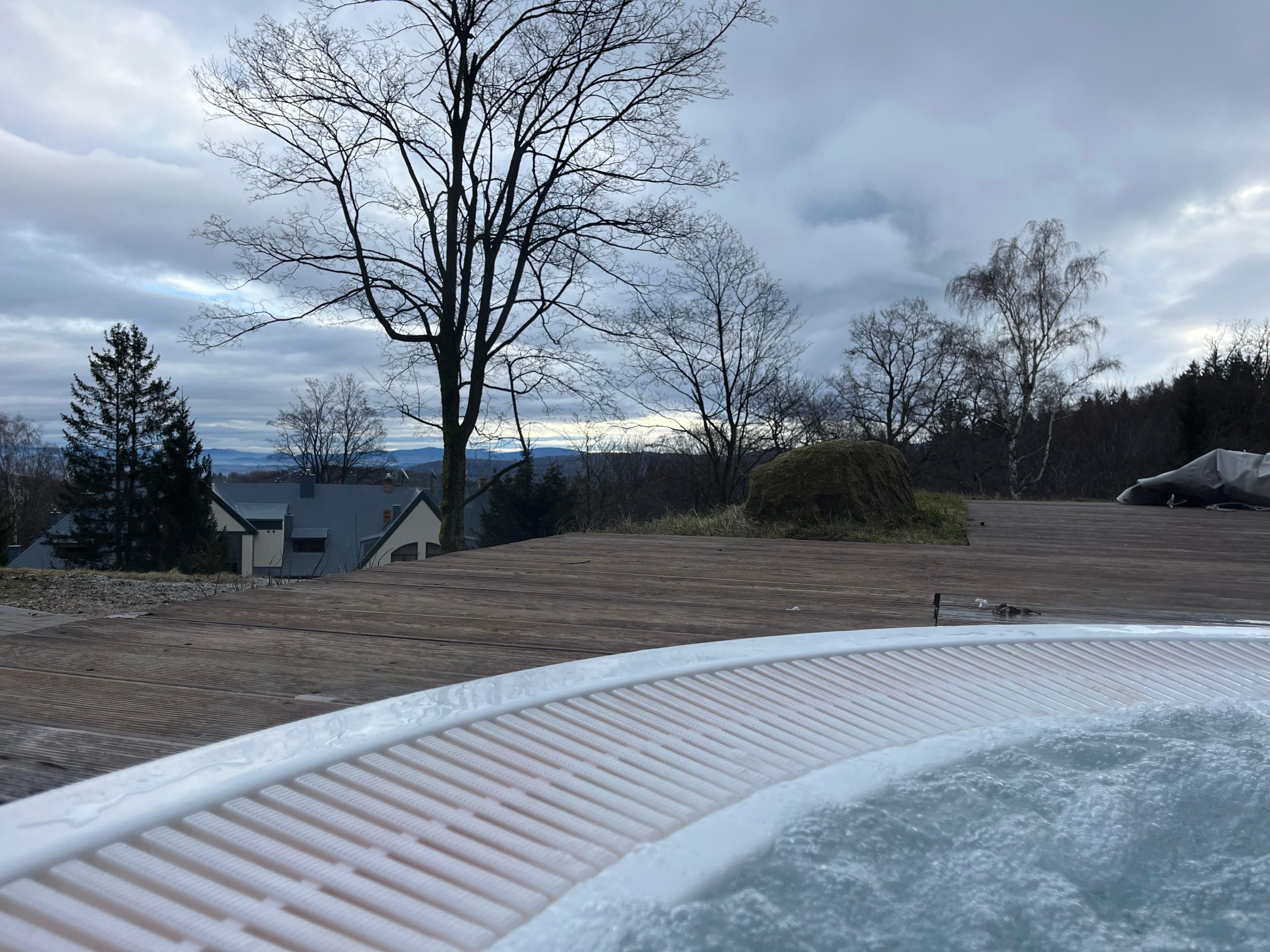 Outdoor jacuzzi 