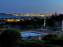 180 degree views of Lagos and Meia Praia from the rooms.