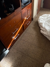 Handle missing or broken on the drawers