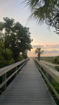 Easy walk to North Beach if you want to avoid parking fees.