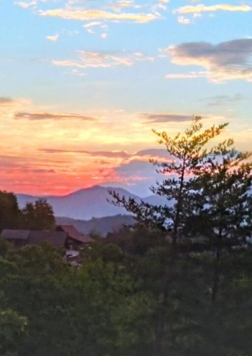 Sunrise at Cliffhanger Cabin