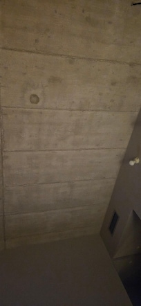 Die Decke war nicht verputzt