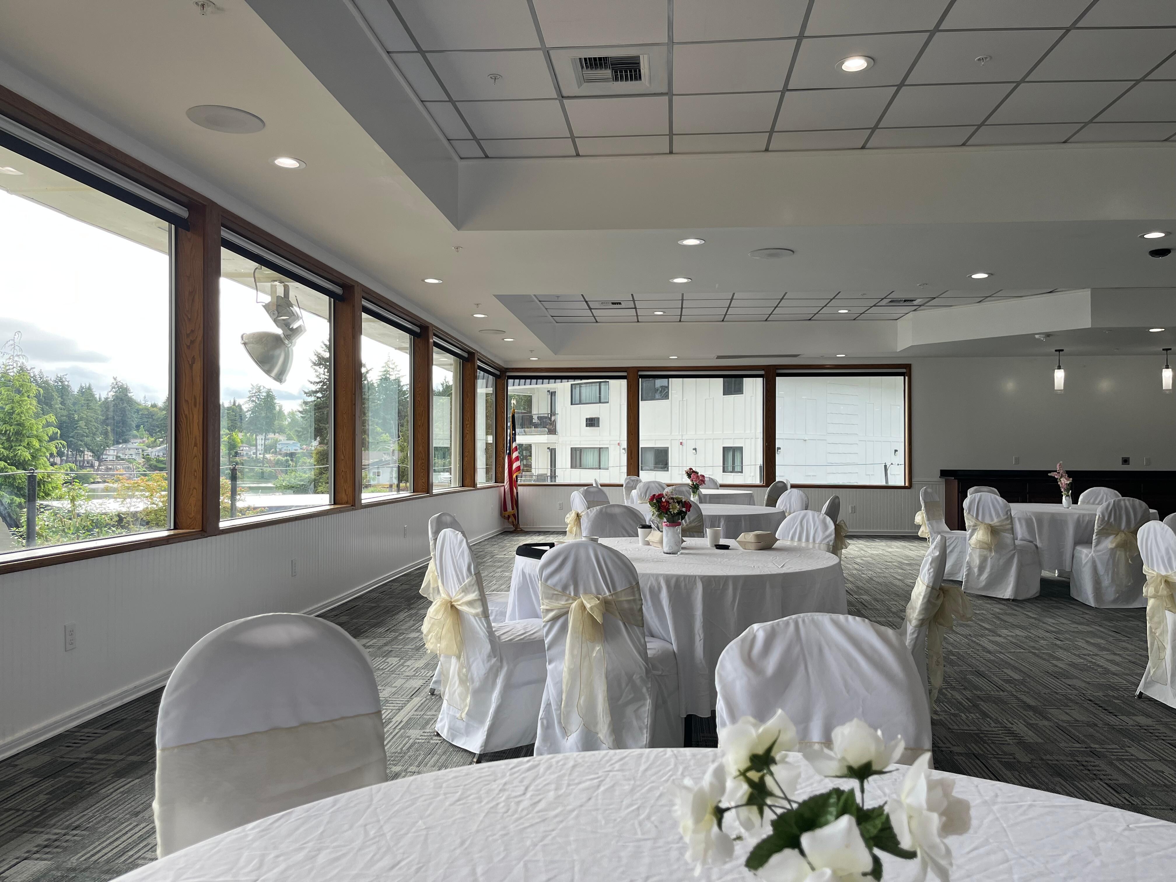 Dine-In Area 