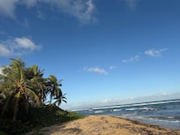 Beach 3/4 minutes walk